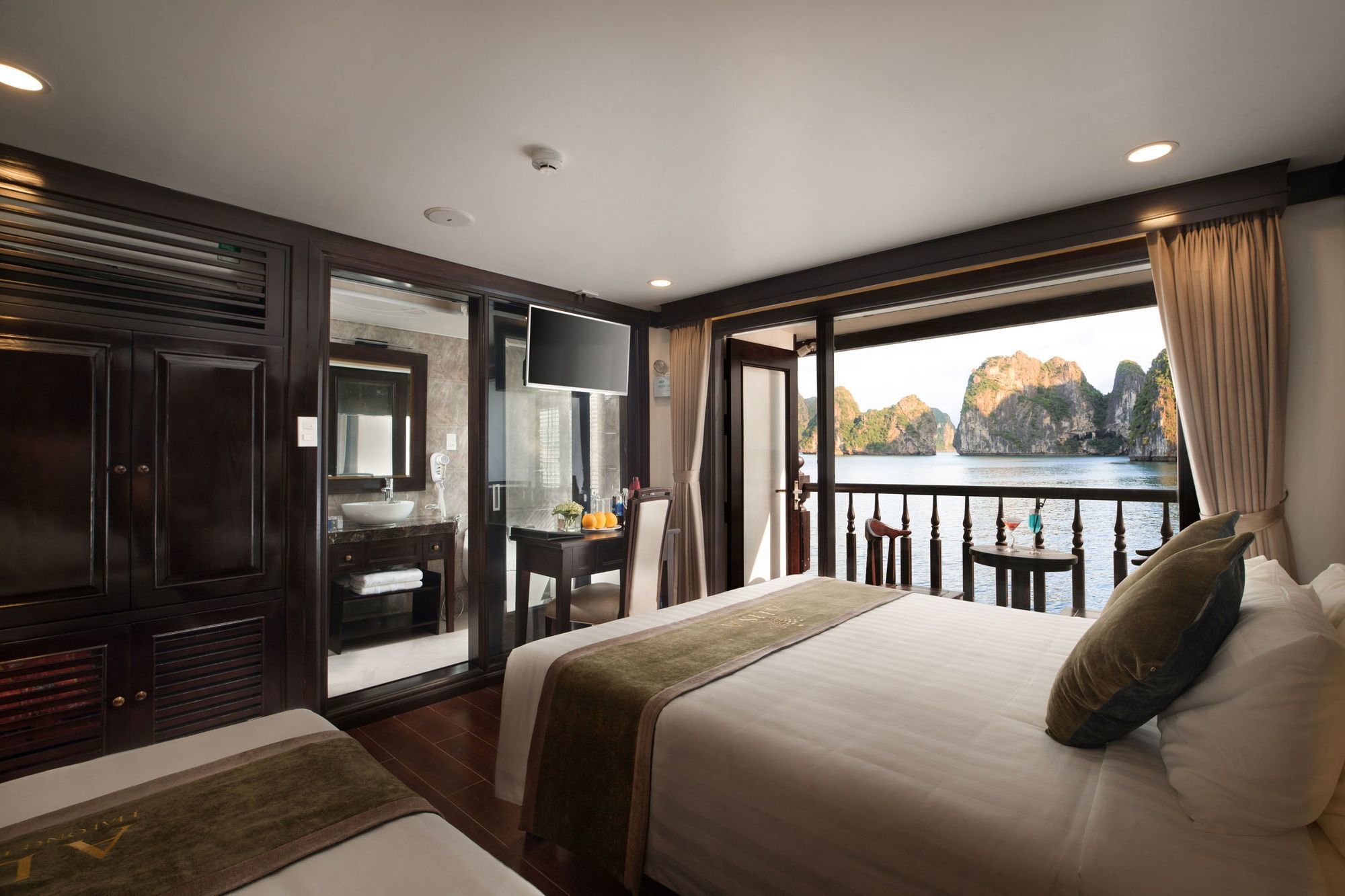 Alisa Premier Cruise Hotel Ха Лонг Екстериор снимка
